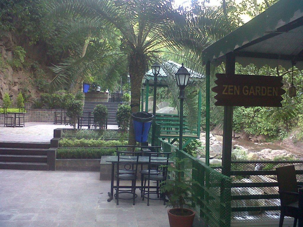 Savoy Greens Hotel กัสซอลี ภายนอก รูปภาพ