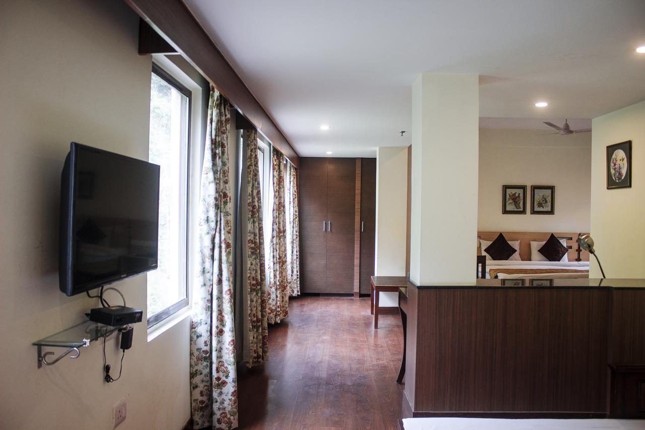 Savoy Greens Hotel กัสซอลี ภายนอก รูปภาพ