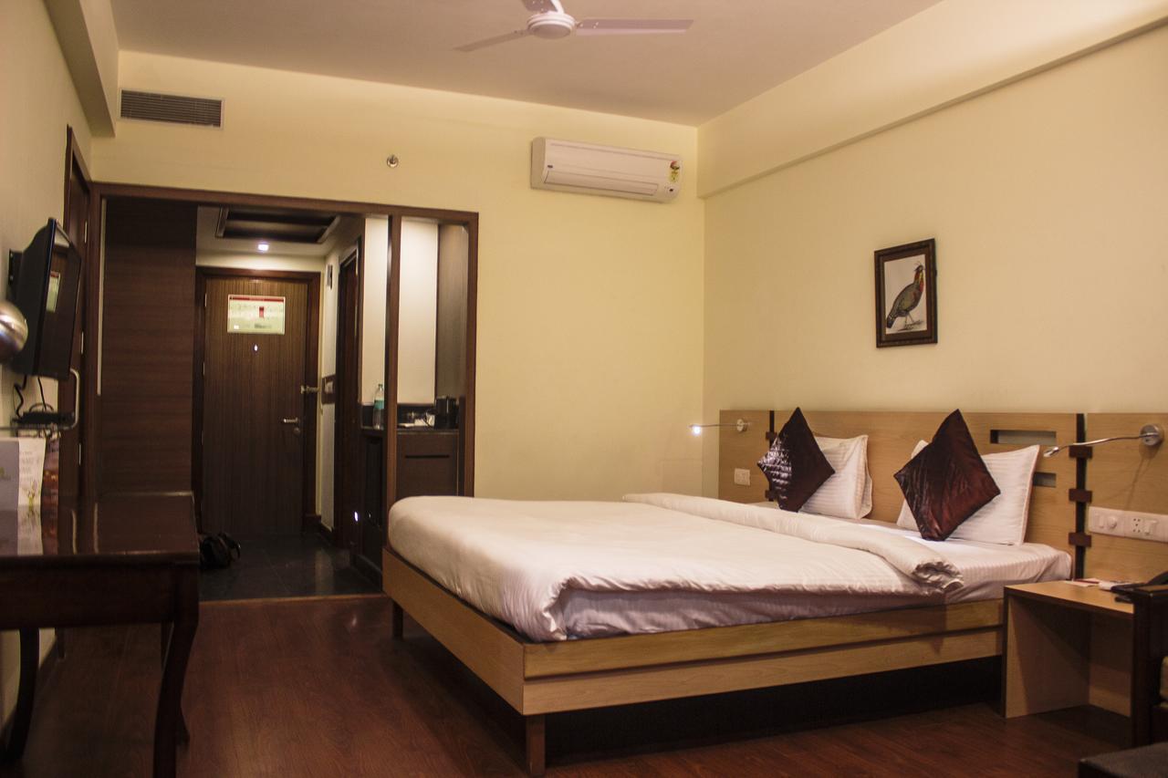 Savoy Greens Hotel กัสซอลี ภายนอก รูปภาพ